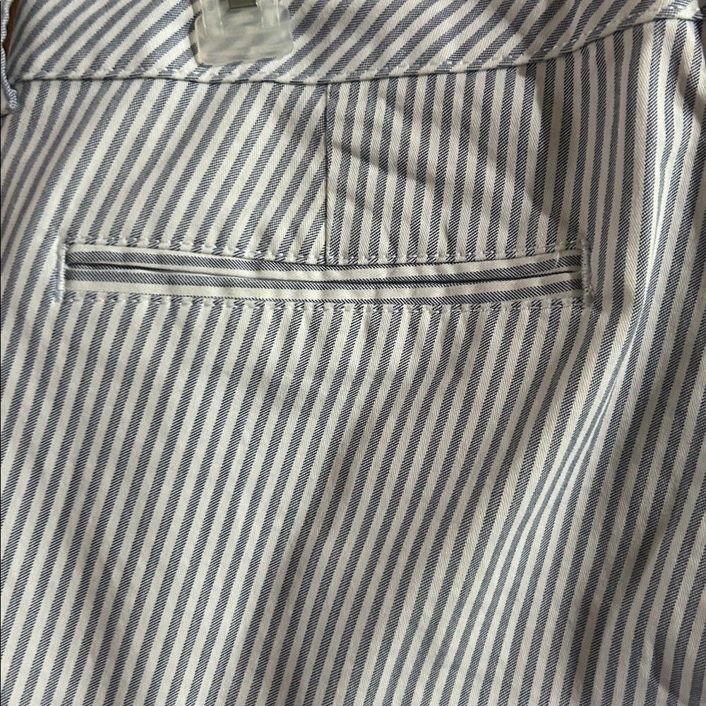 Old Navy Blue and White Striped Women’s Pants - Picture 5 of 6